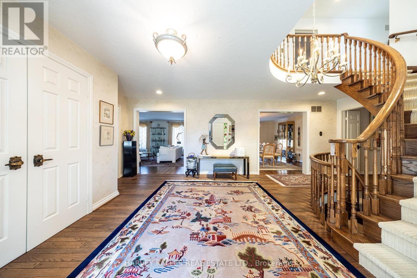 10 WHITELAW COURT Image 3