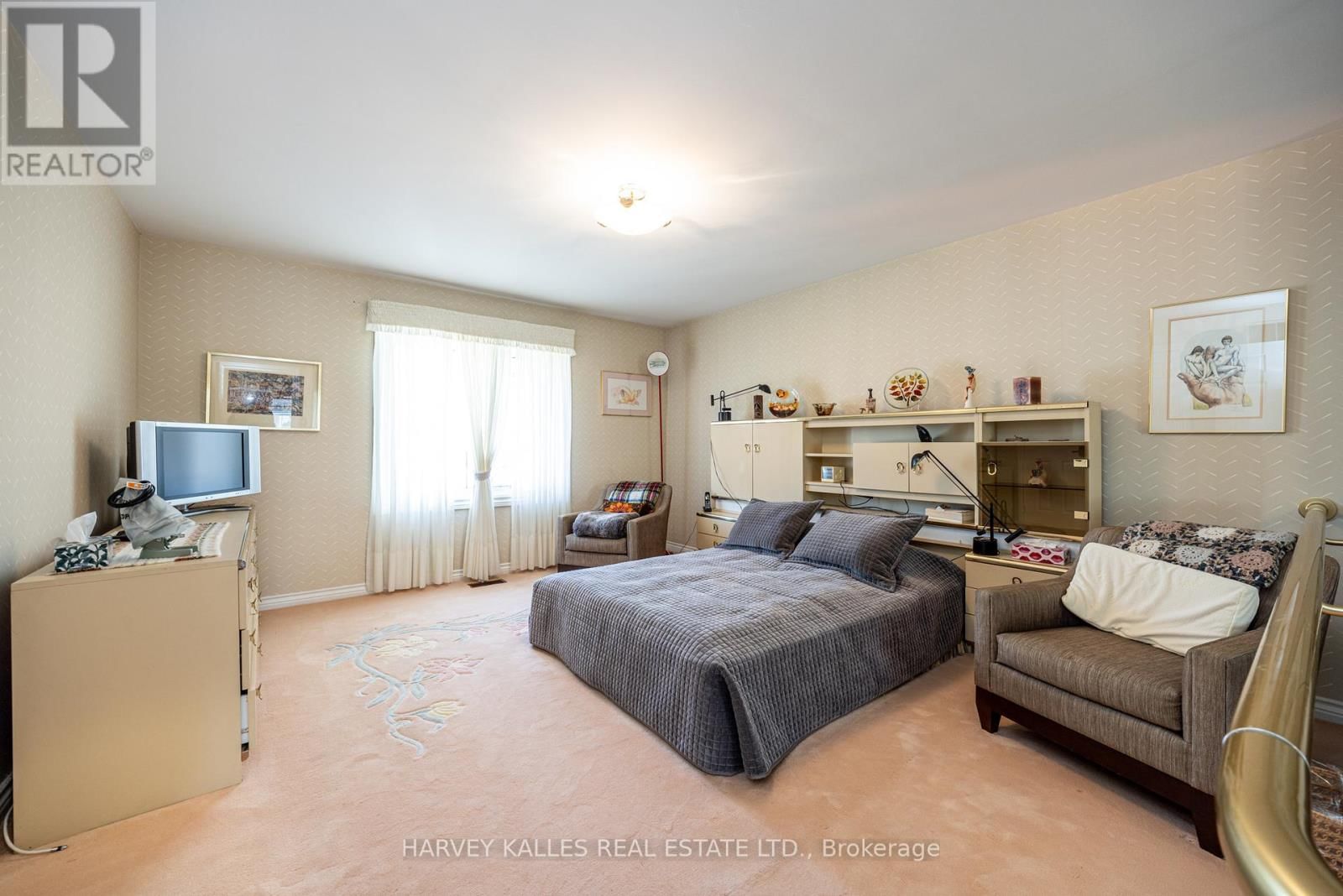 10 WHITELAW COURT Image 34