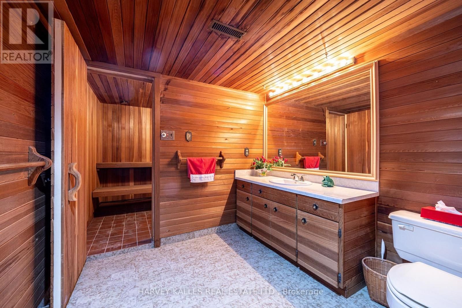 10 WHITELAW COURT Image 43