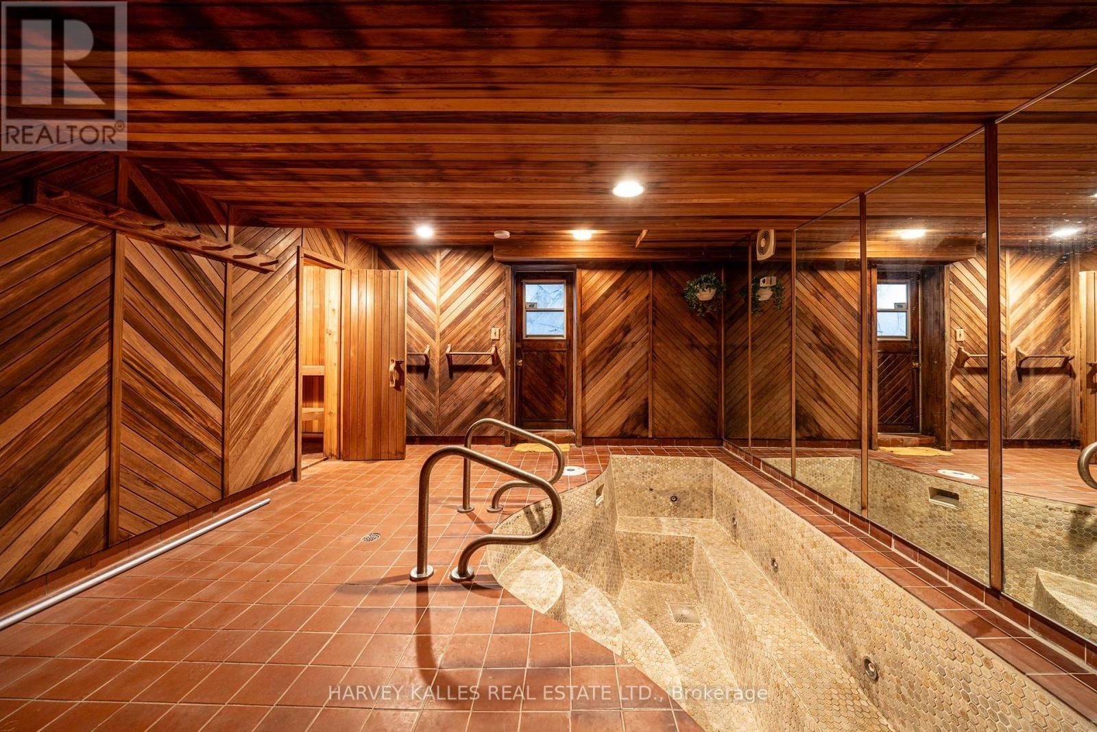 10 WHITELAW COURT Image 44