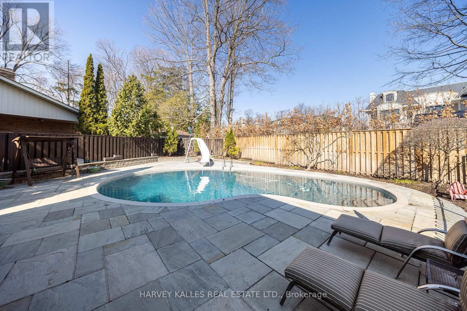 10 WHITELAW COURT Image 45