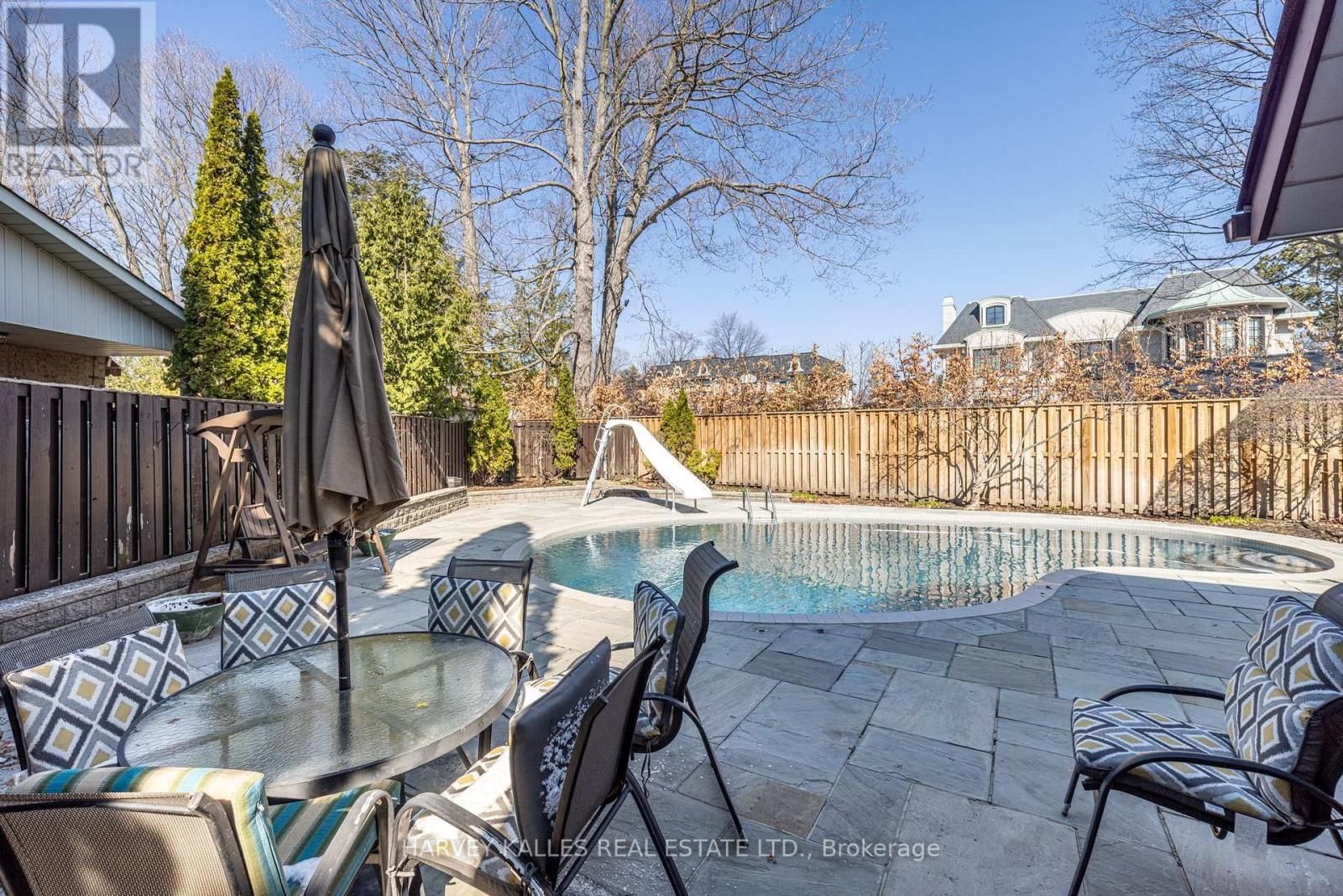 10 WHITELAW COURT Image 46