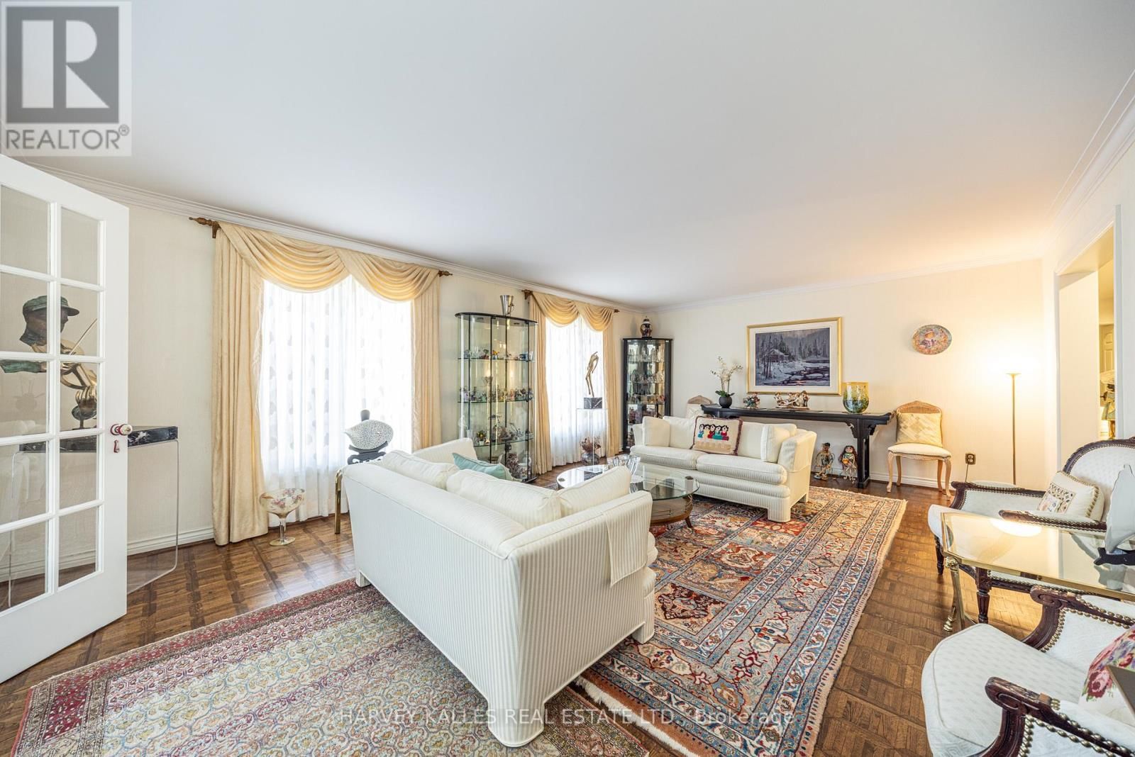 10 WHITELAW COURT Image 5