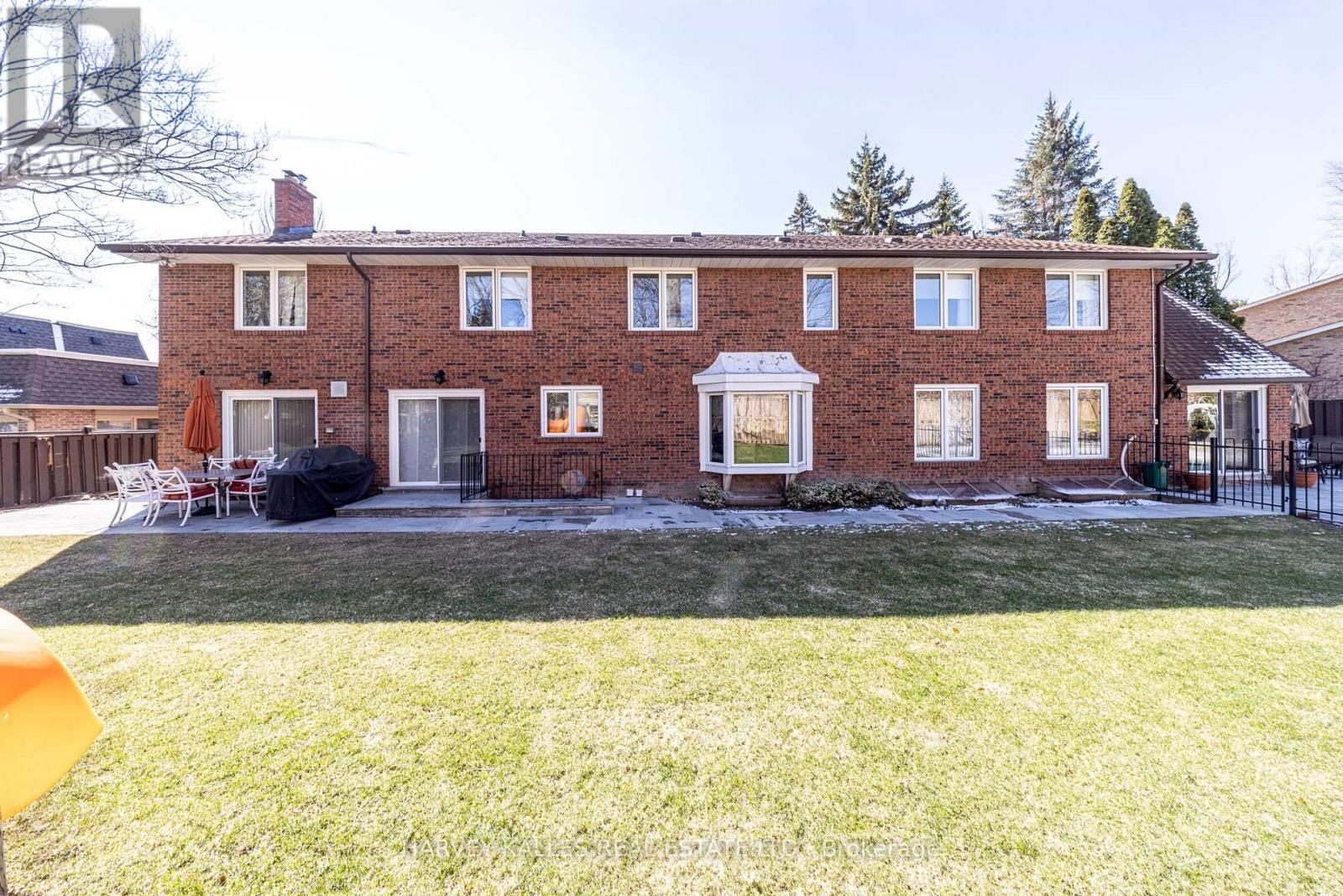 10 WHITELAW COURT Image 50