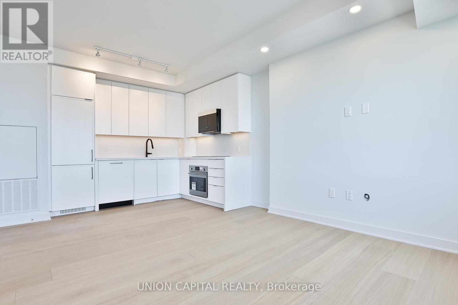 5503 - 2920 HIGHWAY 7 Image 9