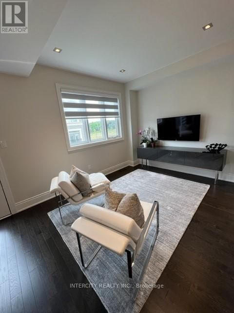 128 STOKES DRIVE Image 3