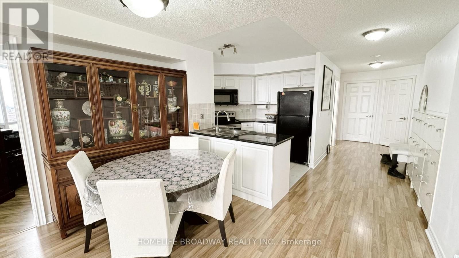 713 - 33 COX BOULEVARD Image 3