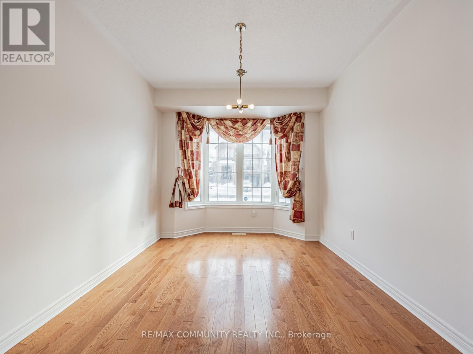 2 JOHN DAVIS GATE Image 11