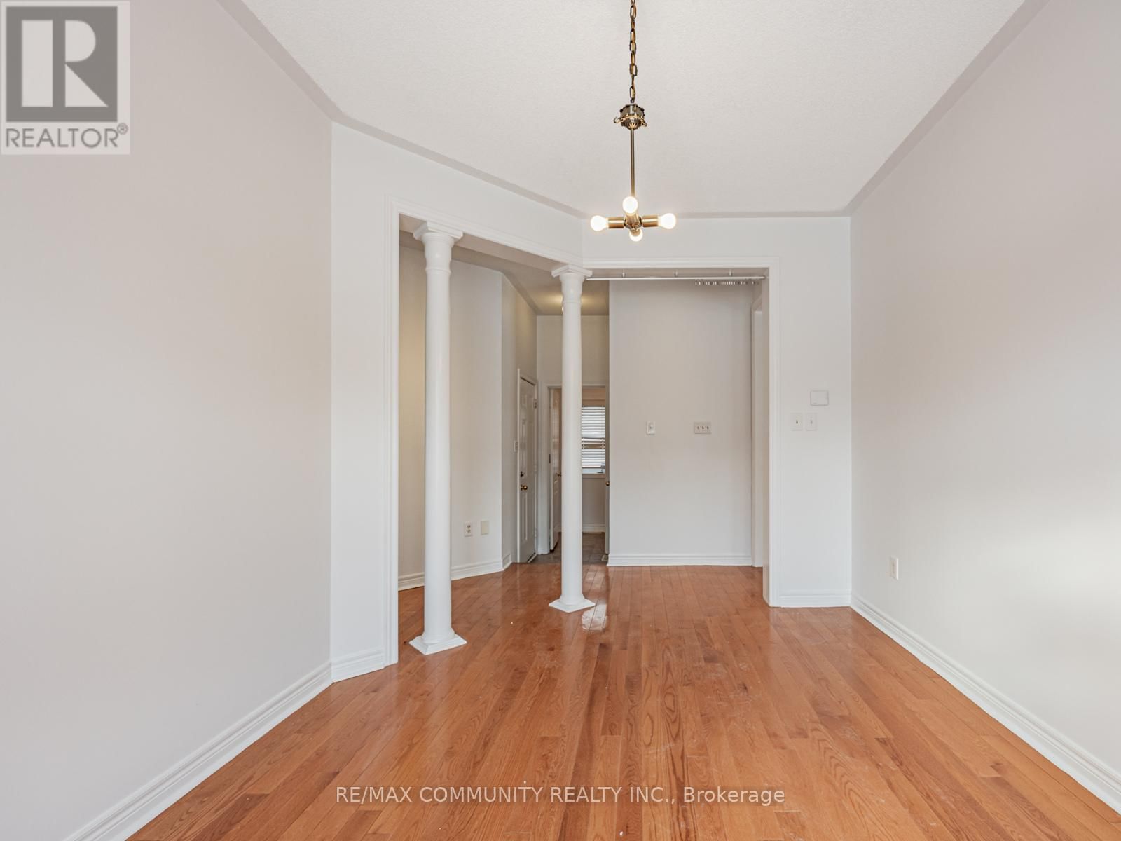 2 JOHN DAVIS GATE Image 12