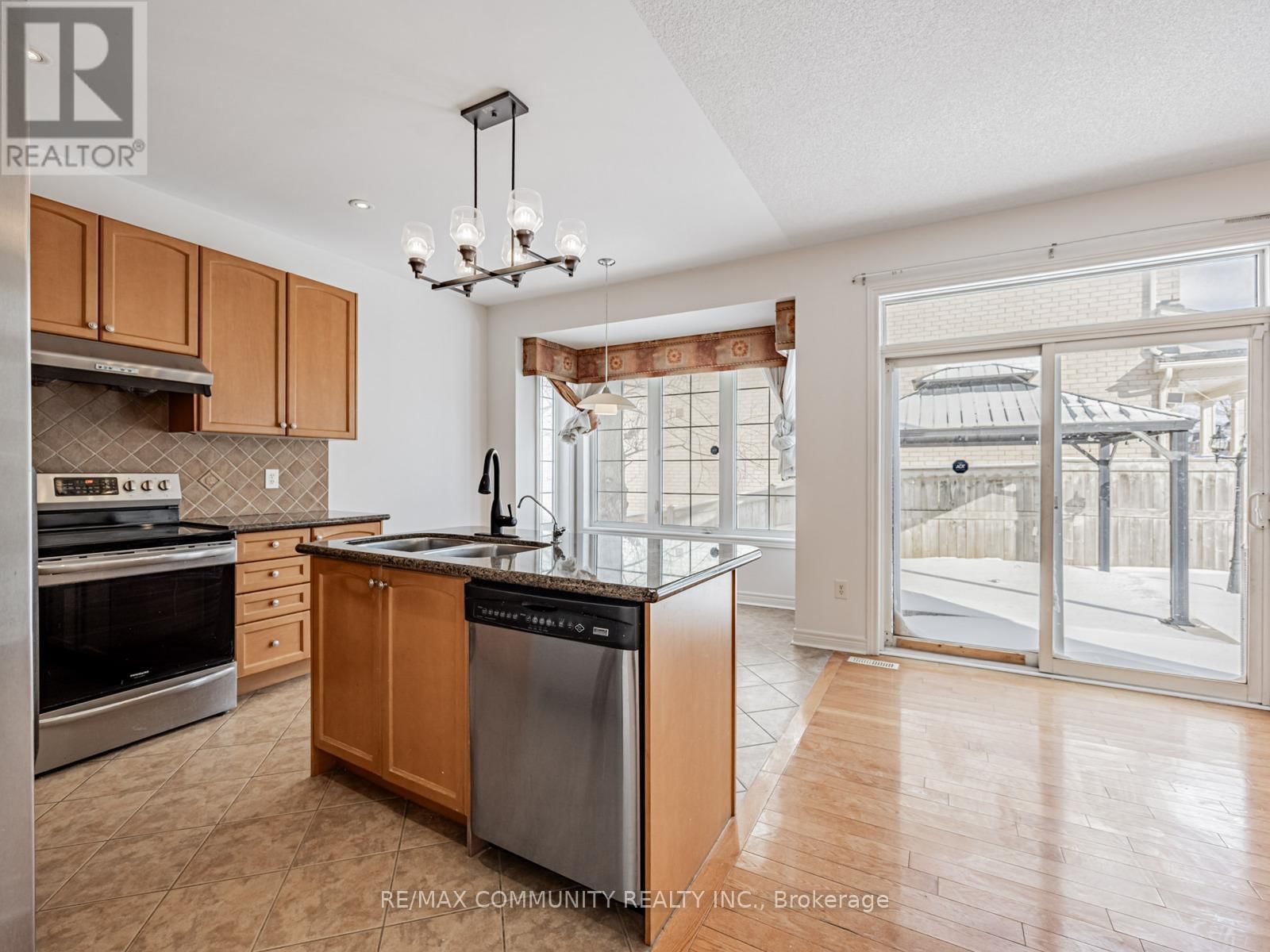 2 JOHN DAVIS GATE Image 15