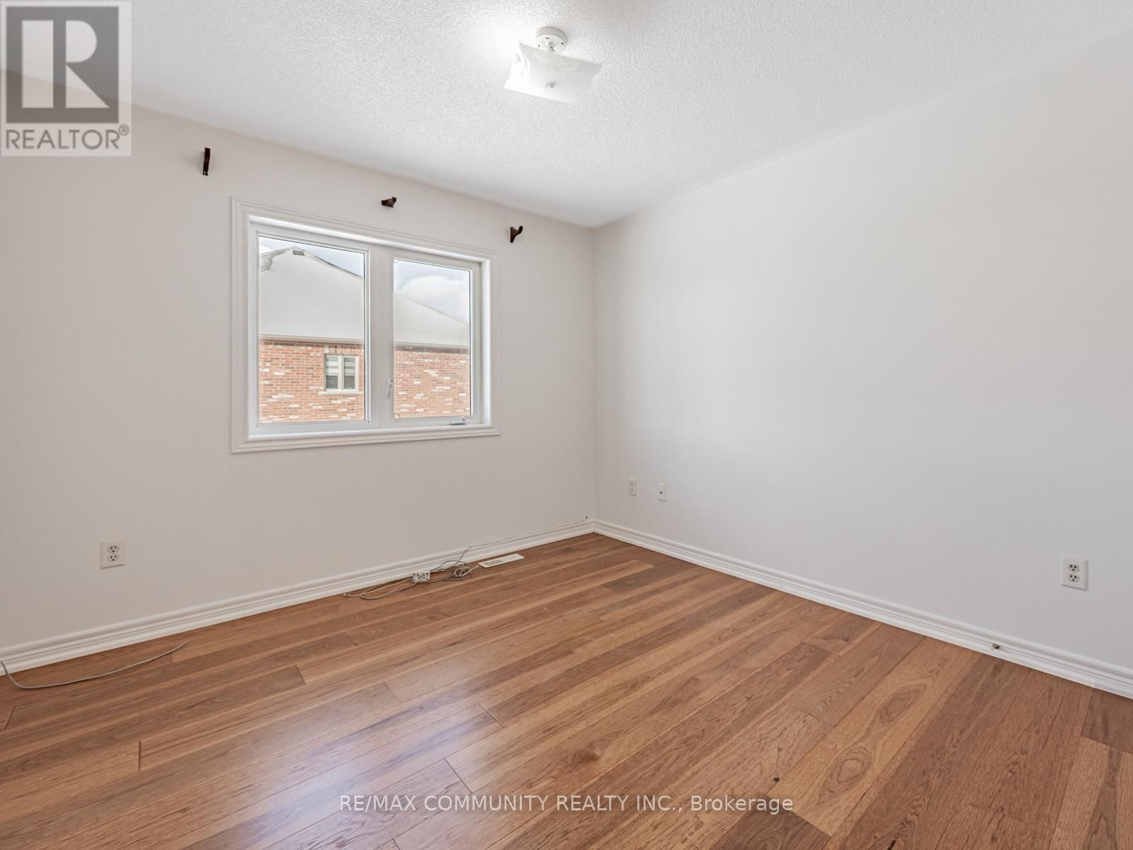 2 JOHN DAVIS GATE Image 27