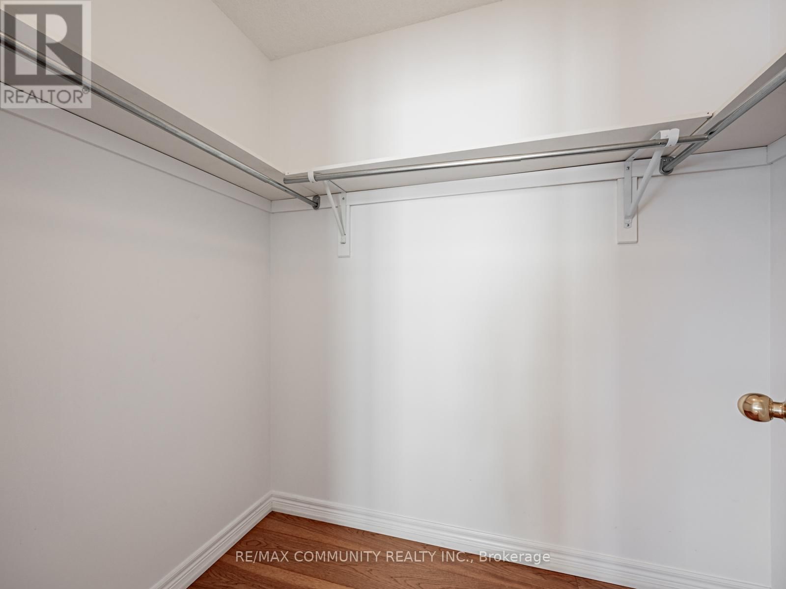 2 JOHN DAVIS GATE Image 32