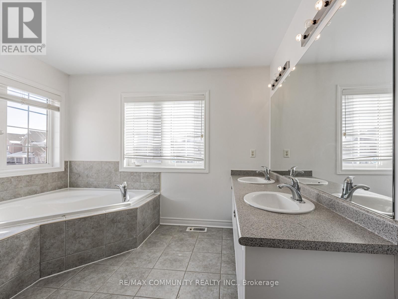 2 JOHN DAVIS GATE Image 33