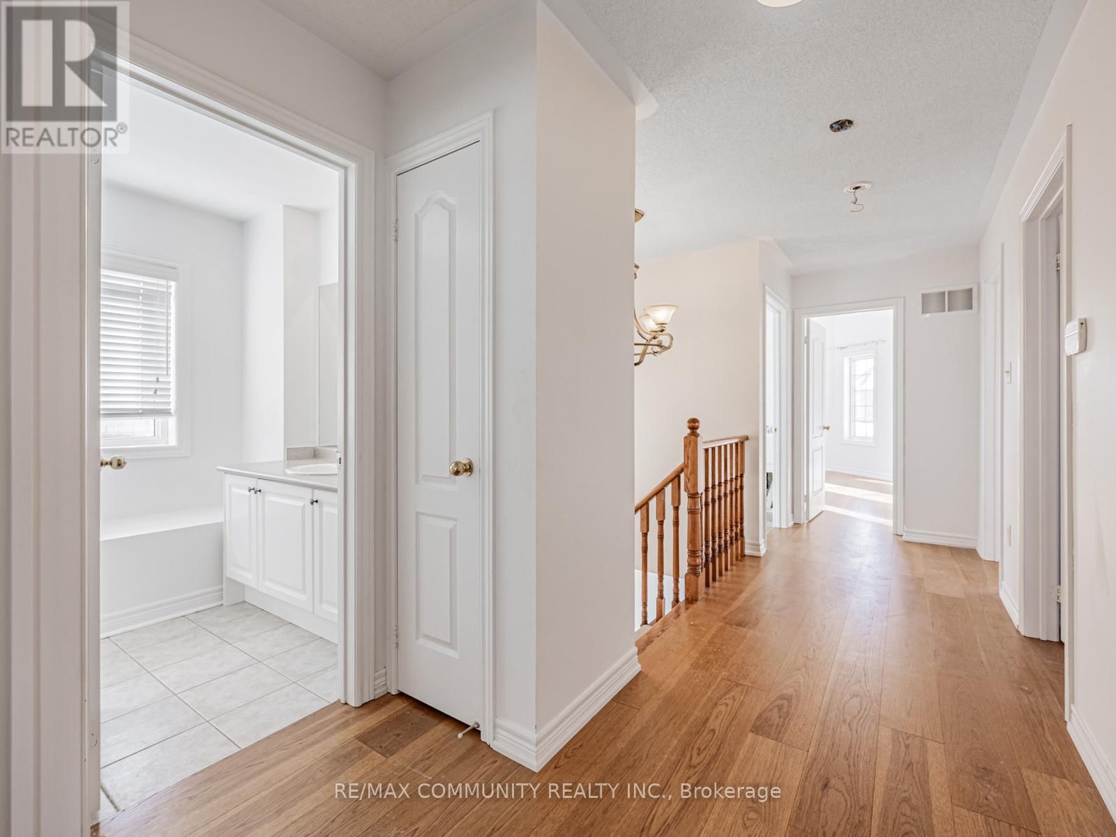 2 JOHN DAVIS GATE Image 36