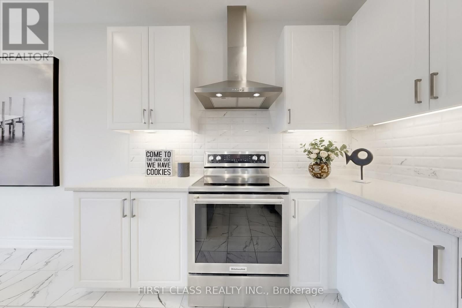 116 CARRIAGE SHOP BEND Image 14