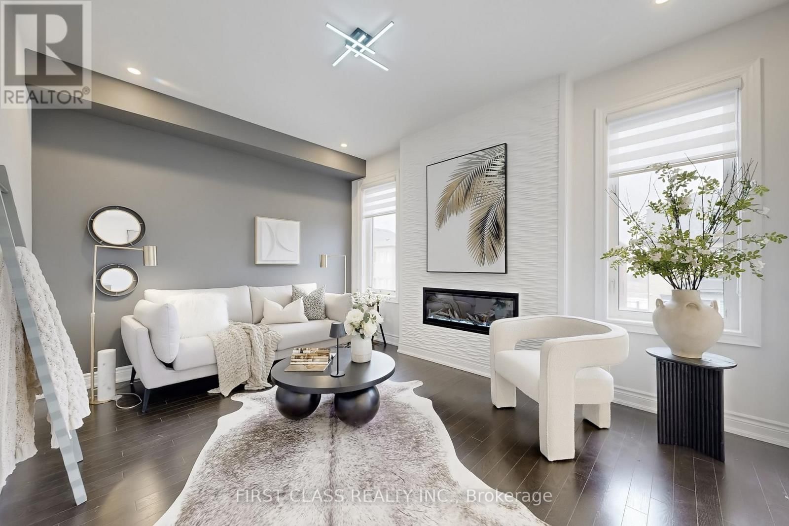 116 CARRIAGE SHOP BEND Image 2