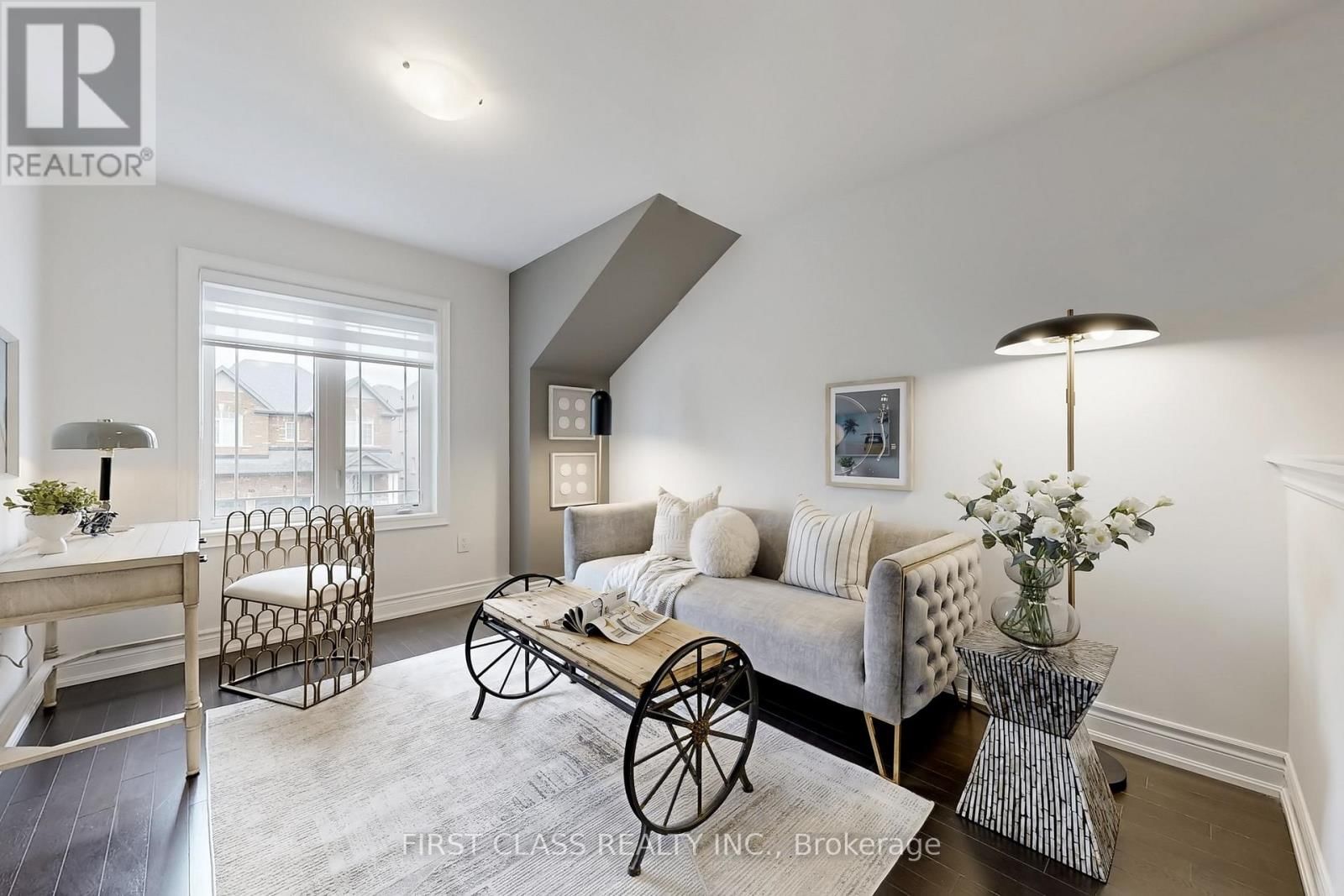 116 CARRIAGE SHOP BEND Image 22