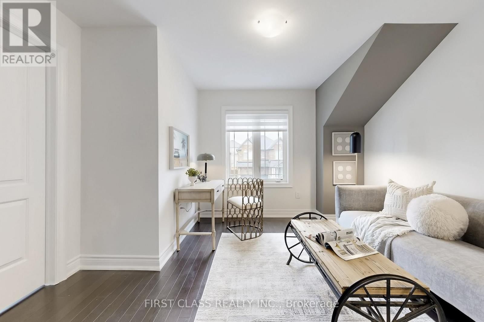 116 CARRIAGE SHOP BEND Image 24