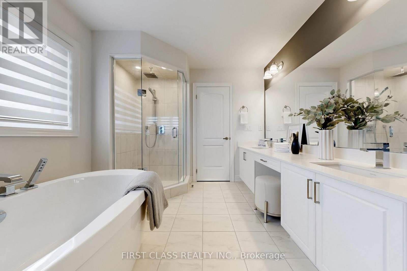 116 CARRIAGE SHOP BEND Image 28