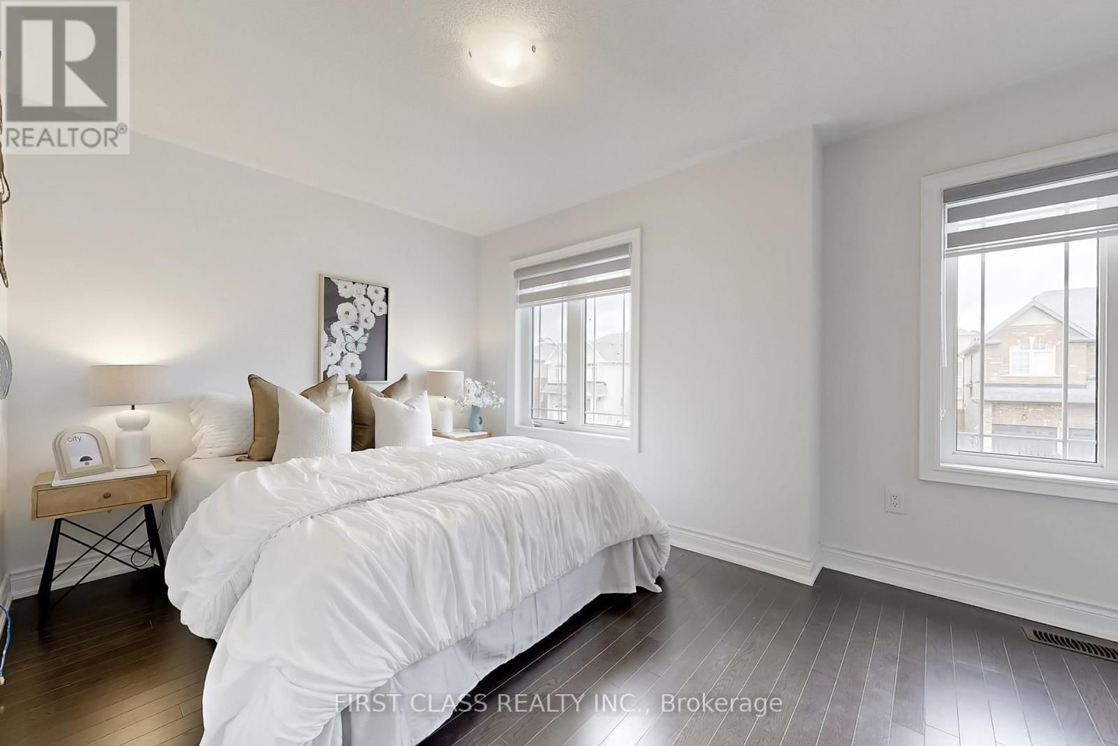 116 CARRIAGE SHOP BEND Image 29