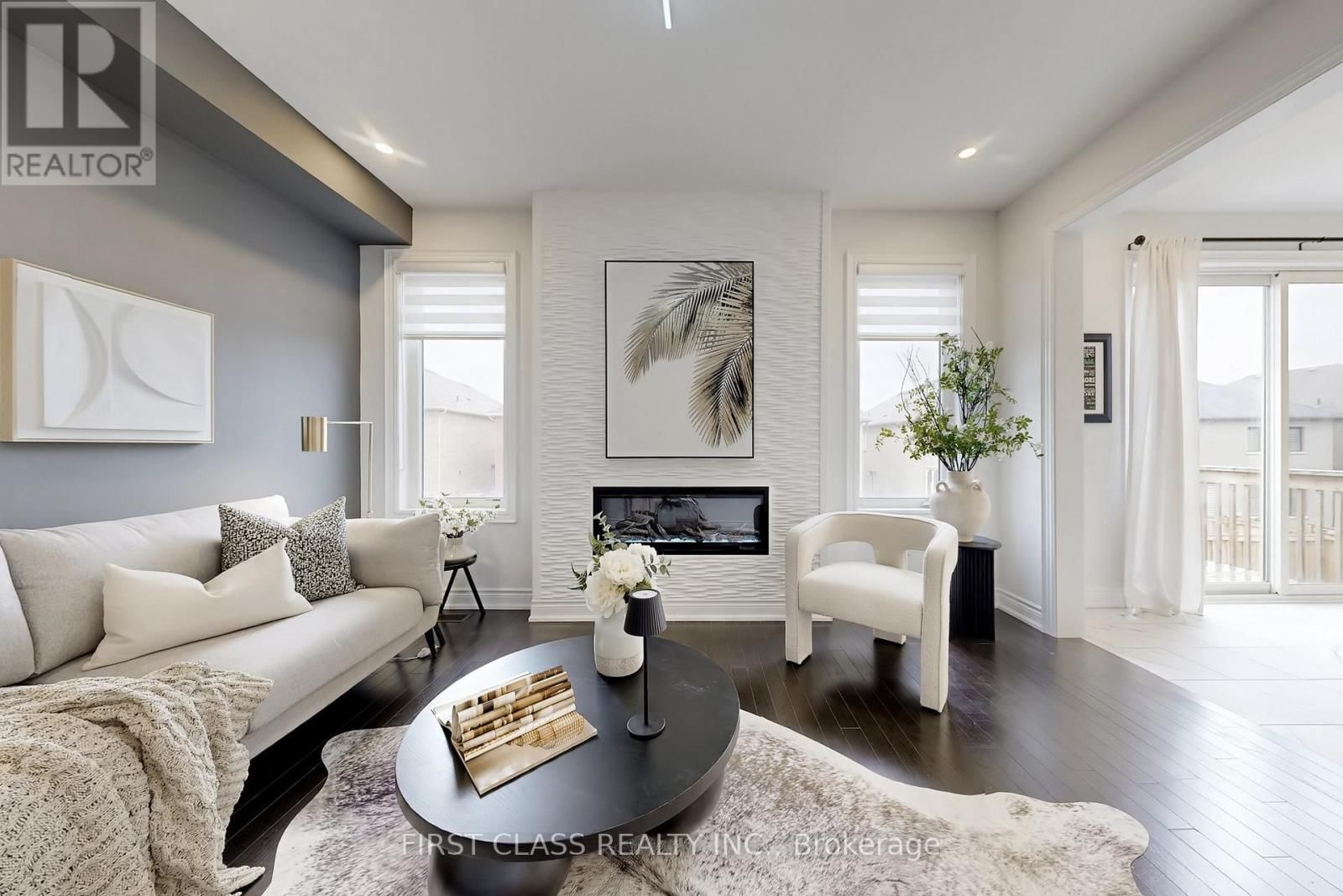 116 CARRIAGE SHOP BEND Image 3