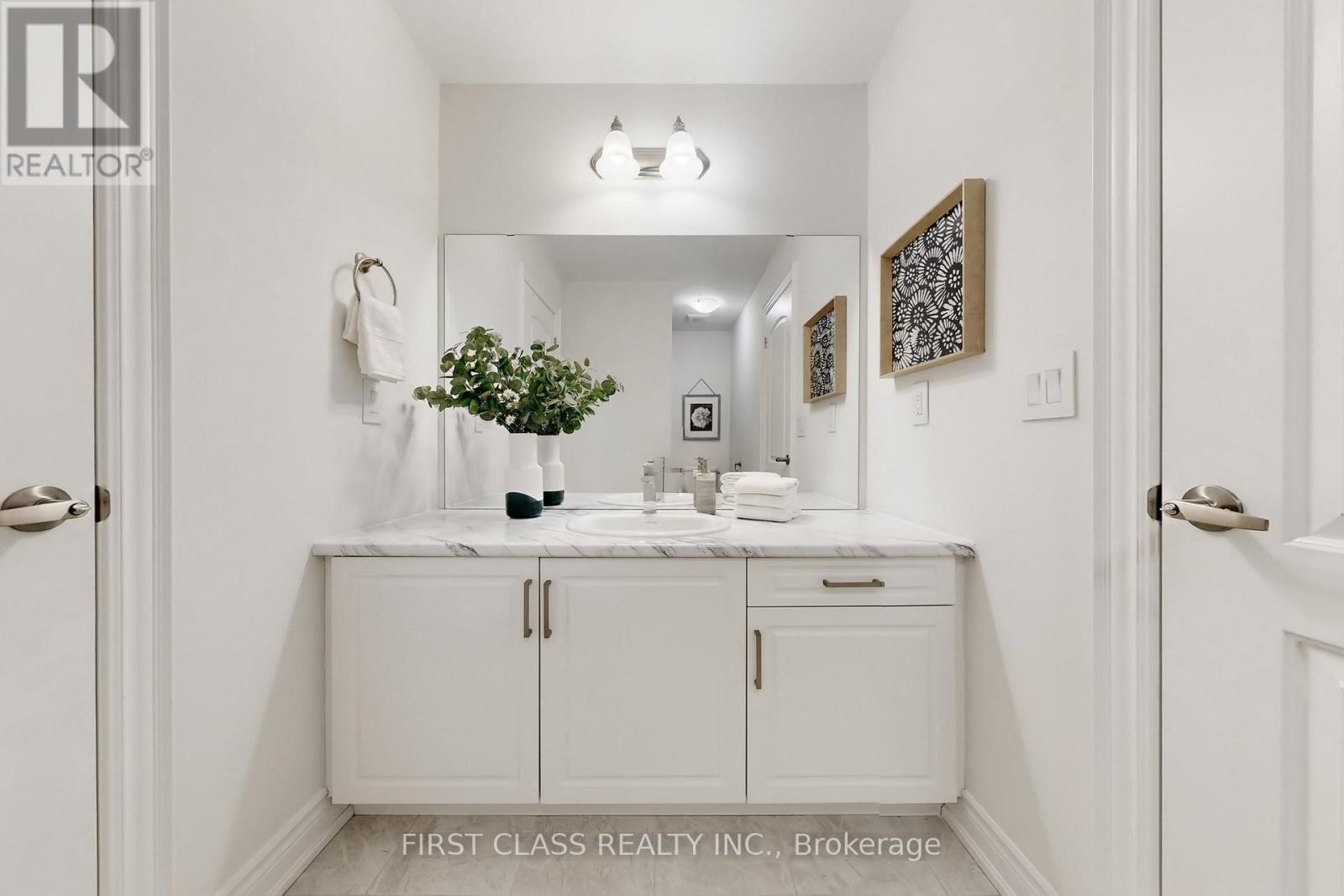 116 CARRIAGE SHOP BEND Image 30