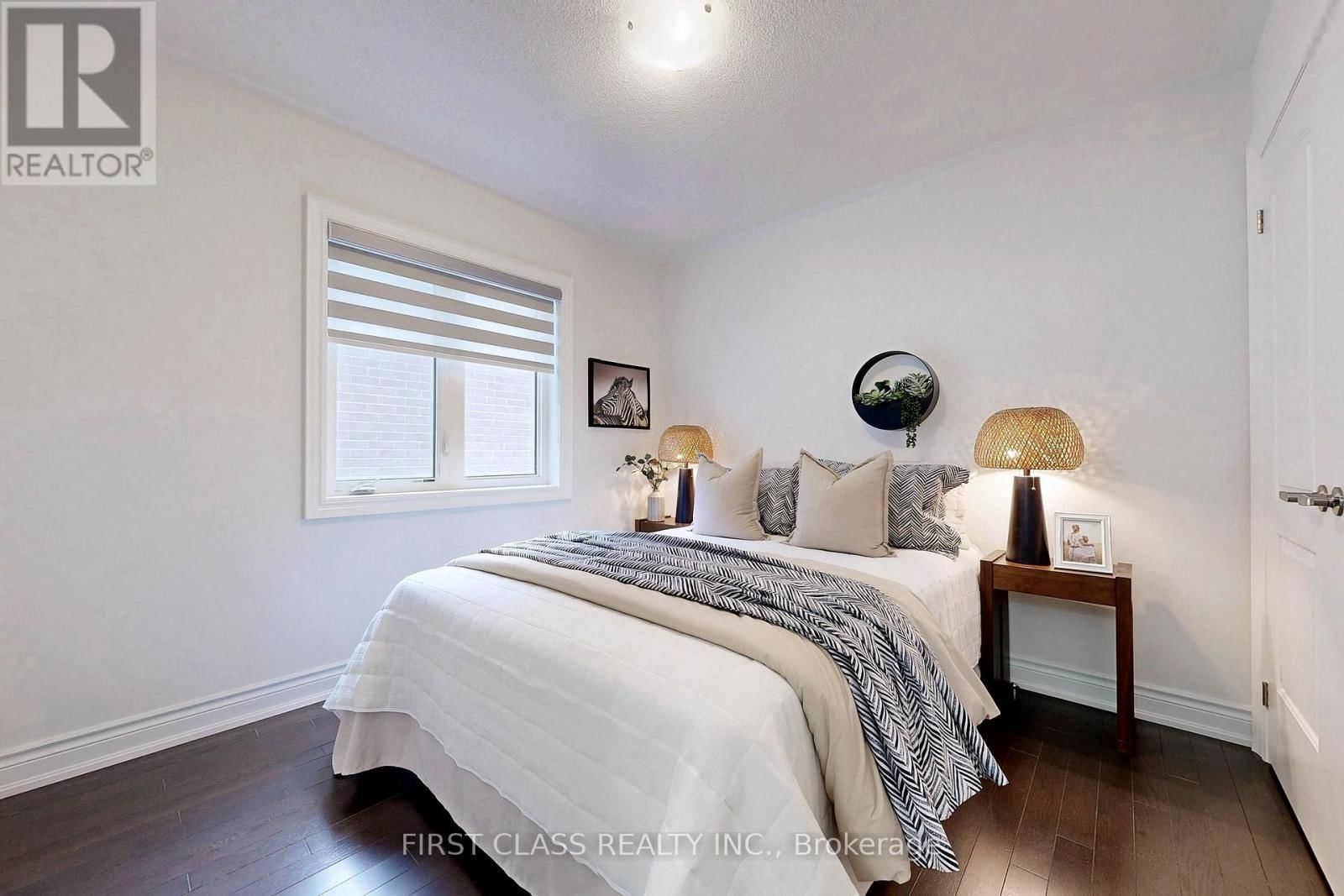 116 CARRIAGE SHOP BEND Image 33