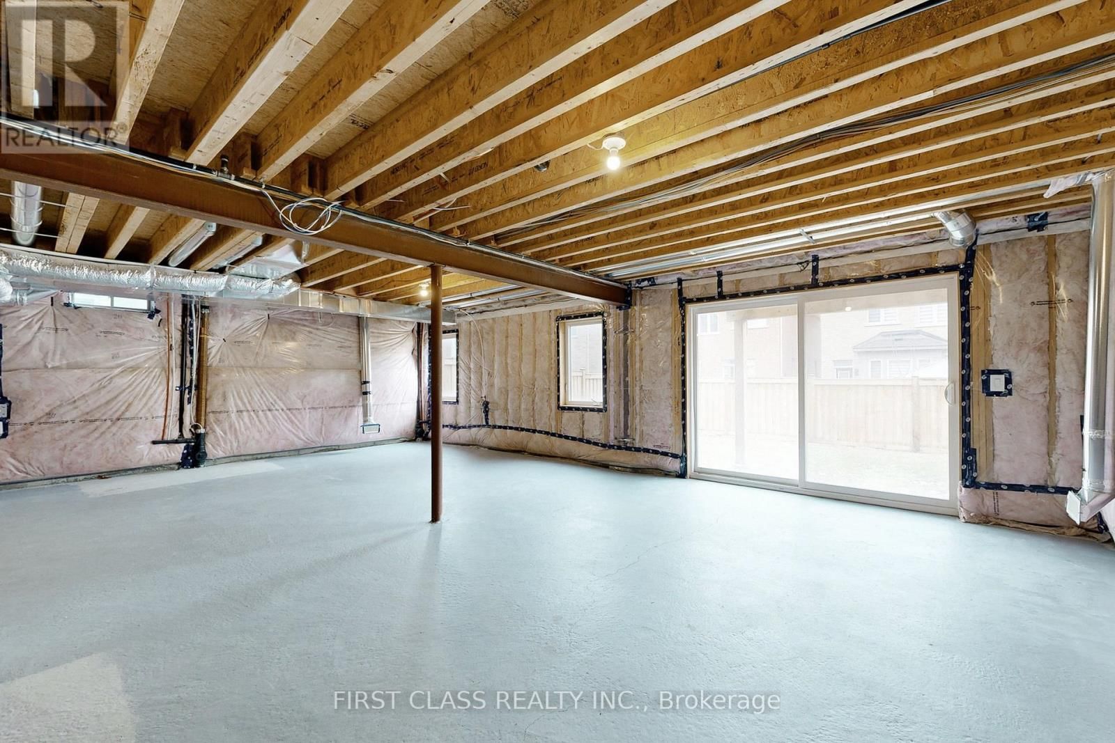 116 CARRIAGE SHOP BEND Image 34