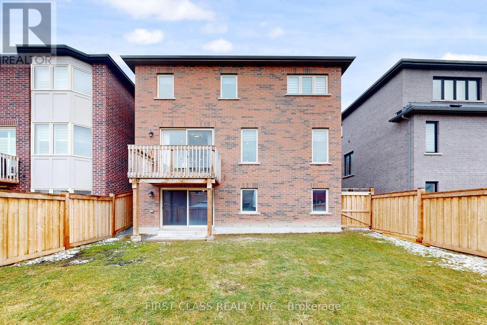 116 CARRIAGE SHOP BEND Image 36