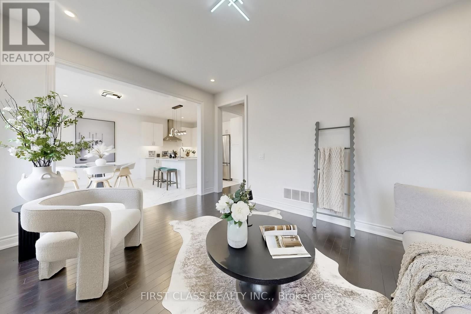 116 CARRIAGE SHOP BEND Image 6