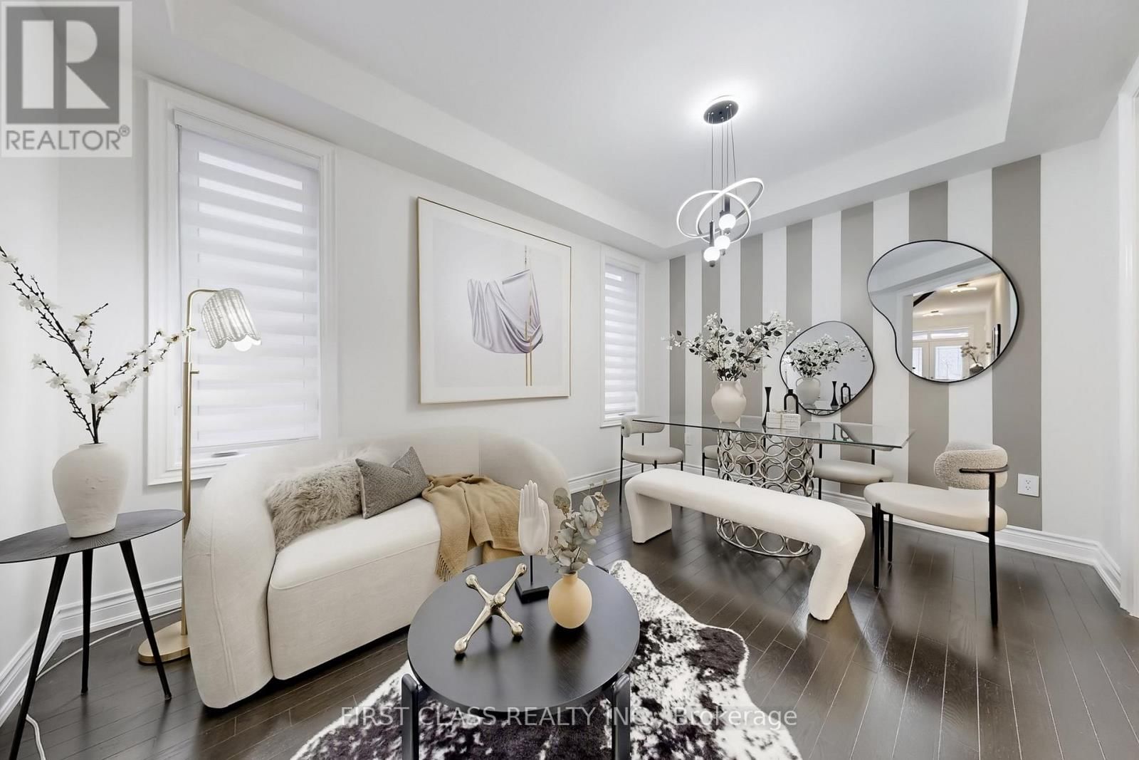 116 CARRIAGE SHOP BEND Image 8