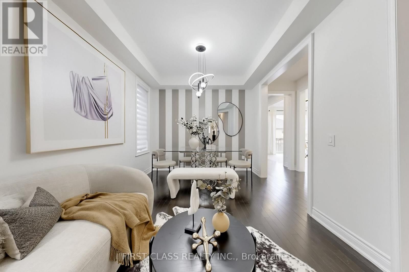 116 CARRIAGE SHOP BEND Image 9