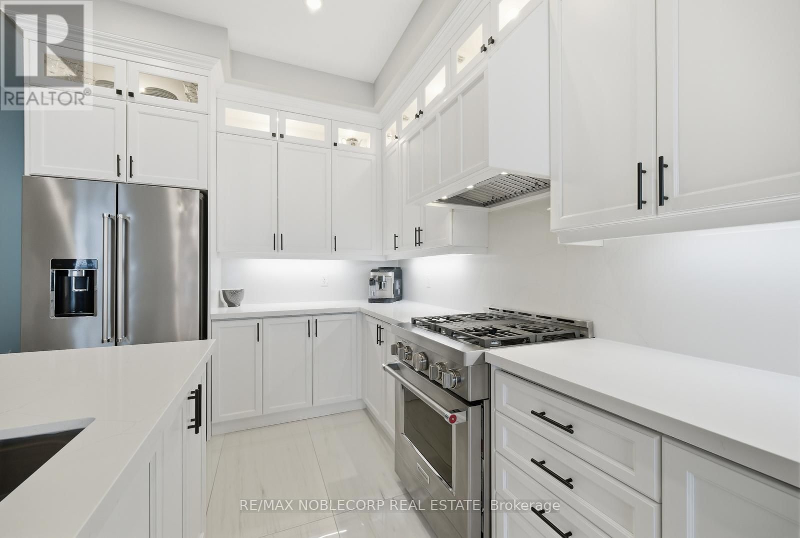 40 PIERCE PLACE Image 13