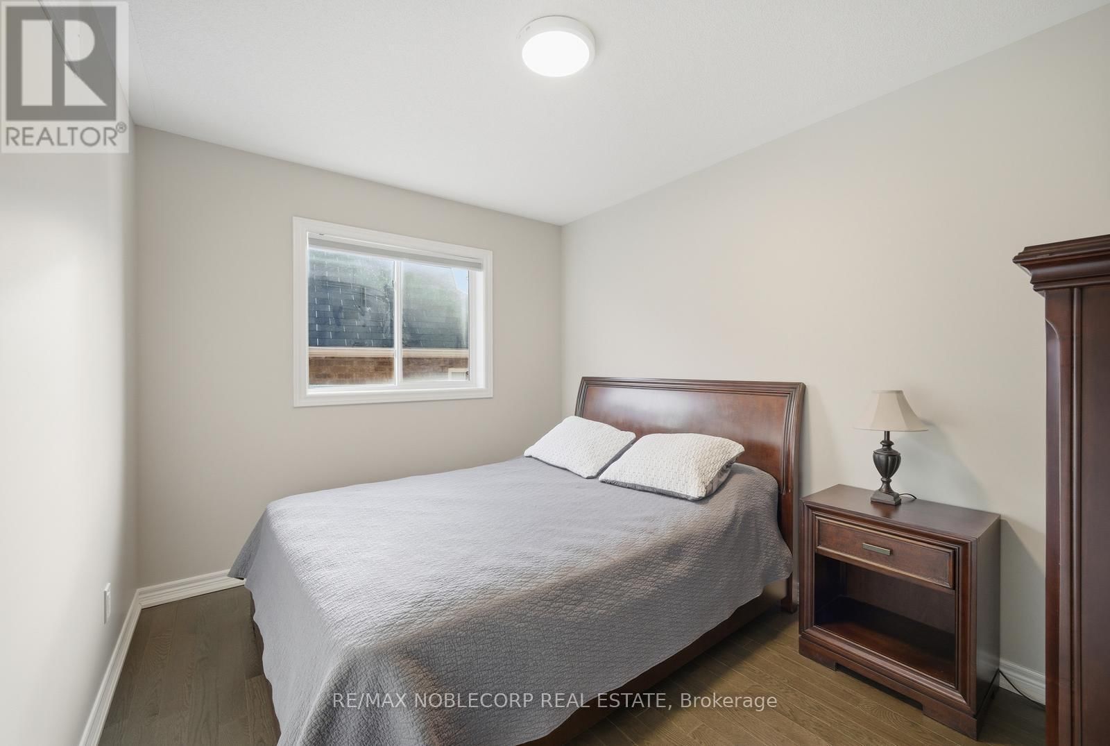 40 PIERCE PLACE Image 37