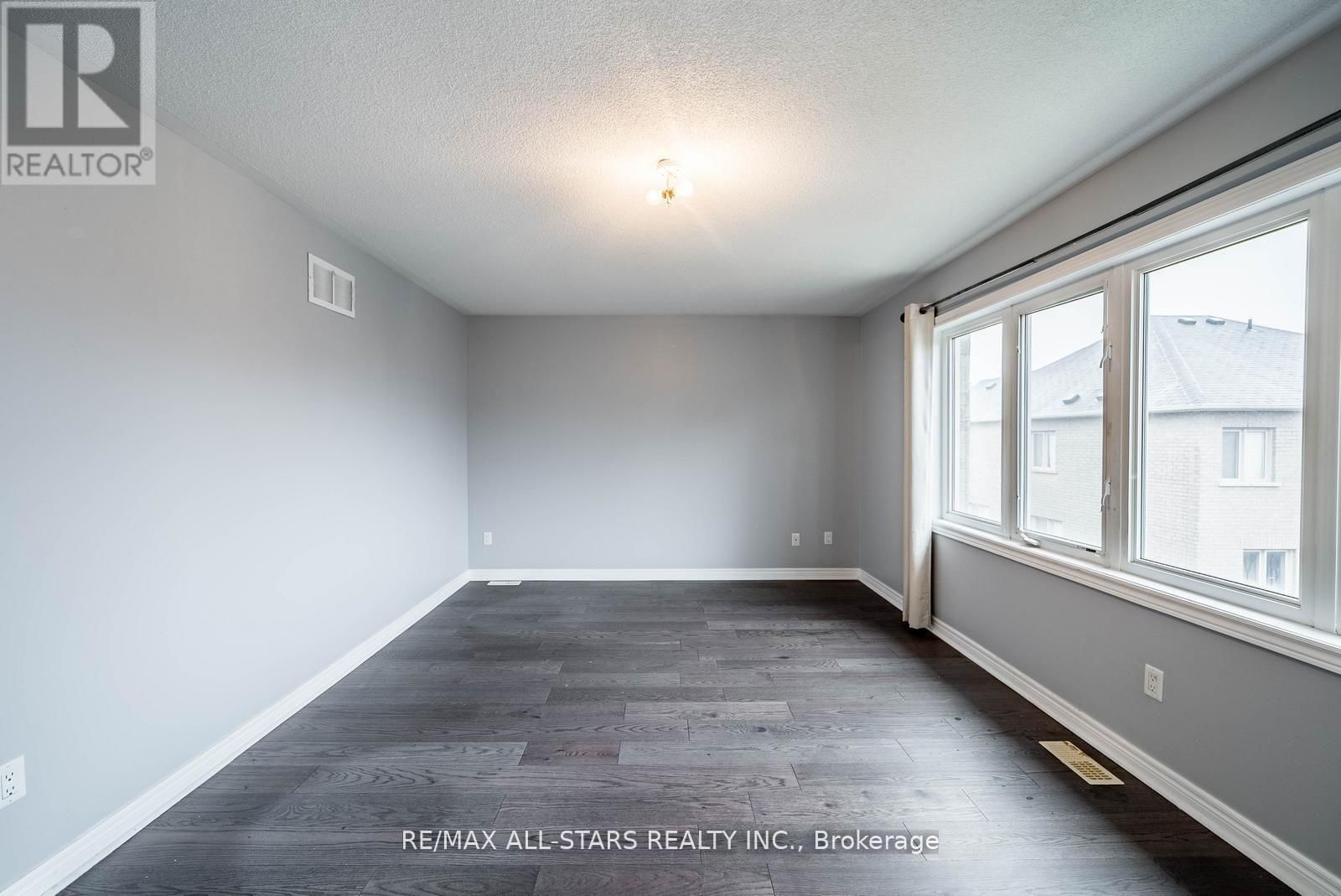 138 YAKEFARM BOULEVARD Image 30