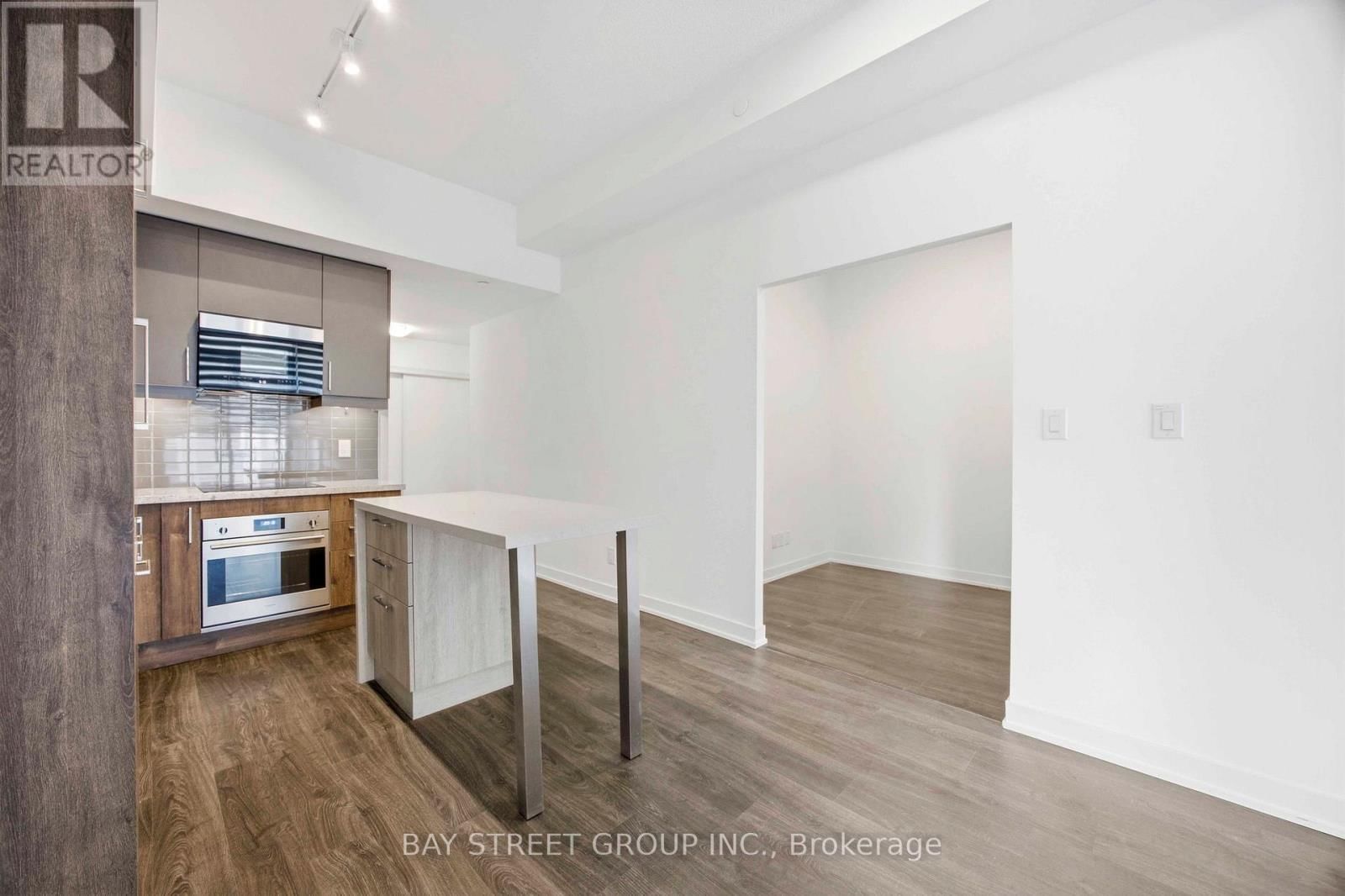 1020 - 8119 BIRCHMOUNT RD ROAD Image 10