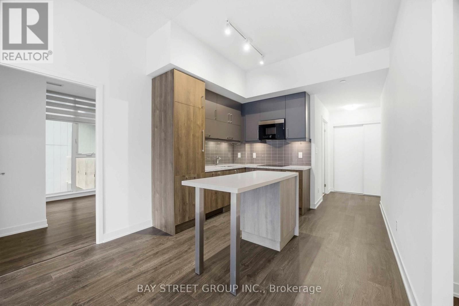 1020 - 8119 BIRCHMOUNT RD ROAD Image 11