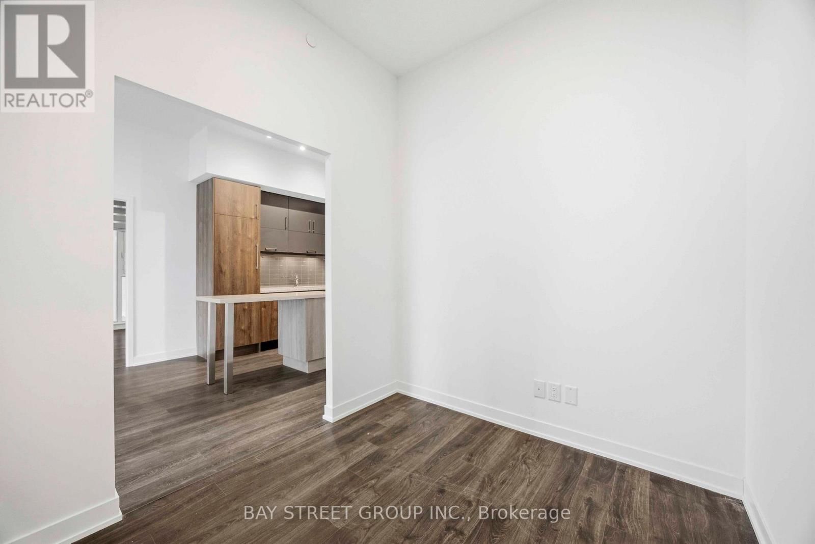 1020 - 8119 BIRCHMOUNT RD ROAD Image 23