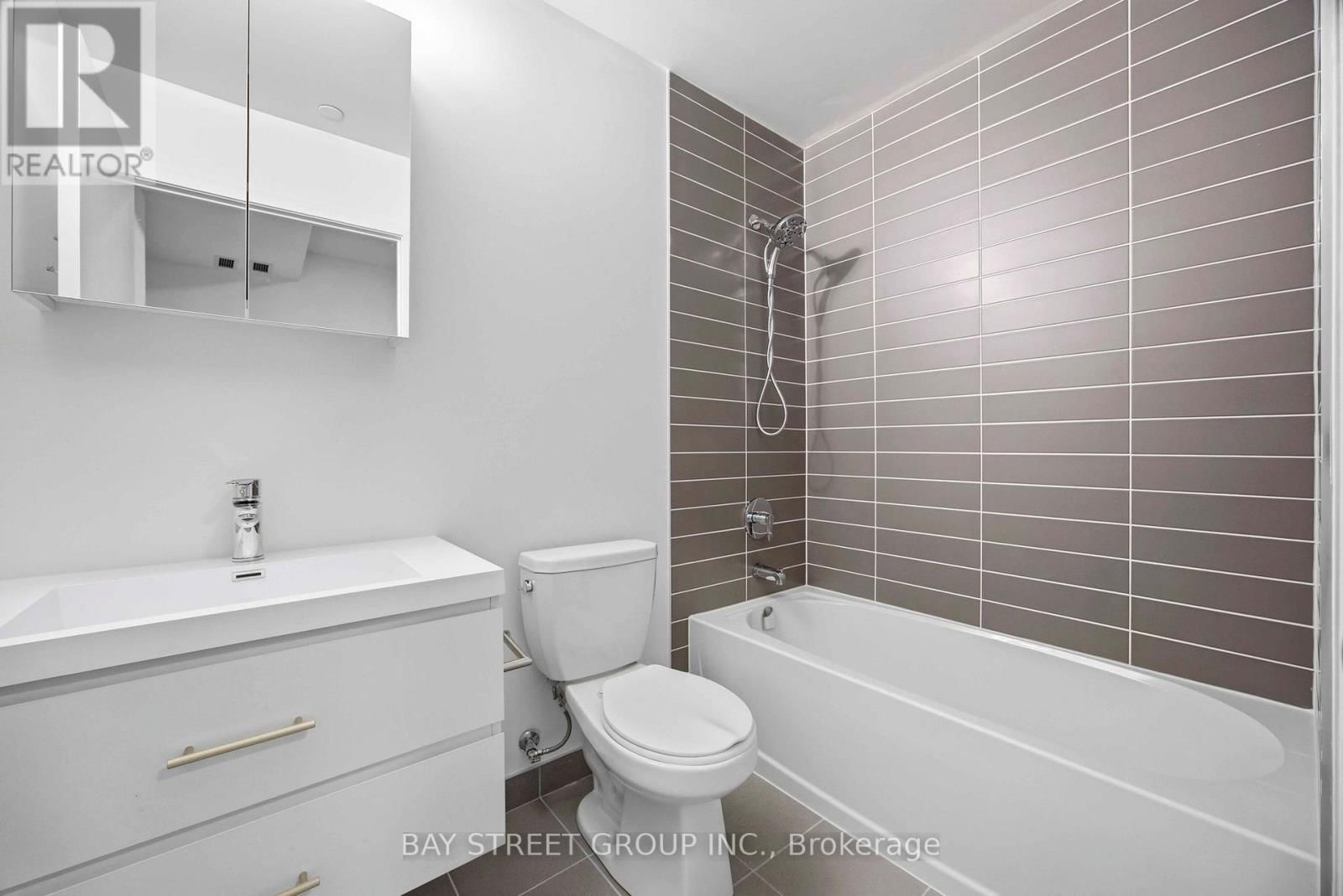 1020 - 8119 BIRCHMOUNT RD ROAD Image 24