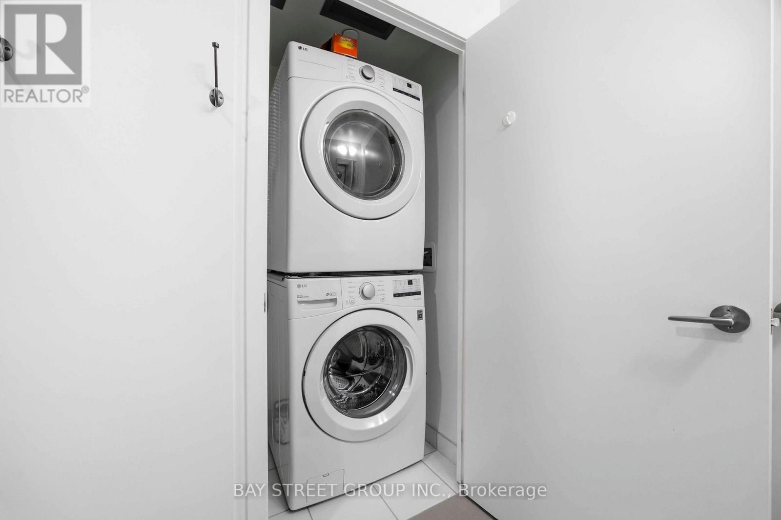 1020 - 8119 BIRCHMOUNT RD ROAD Image 26