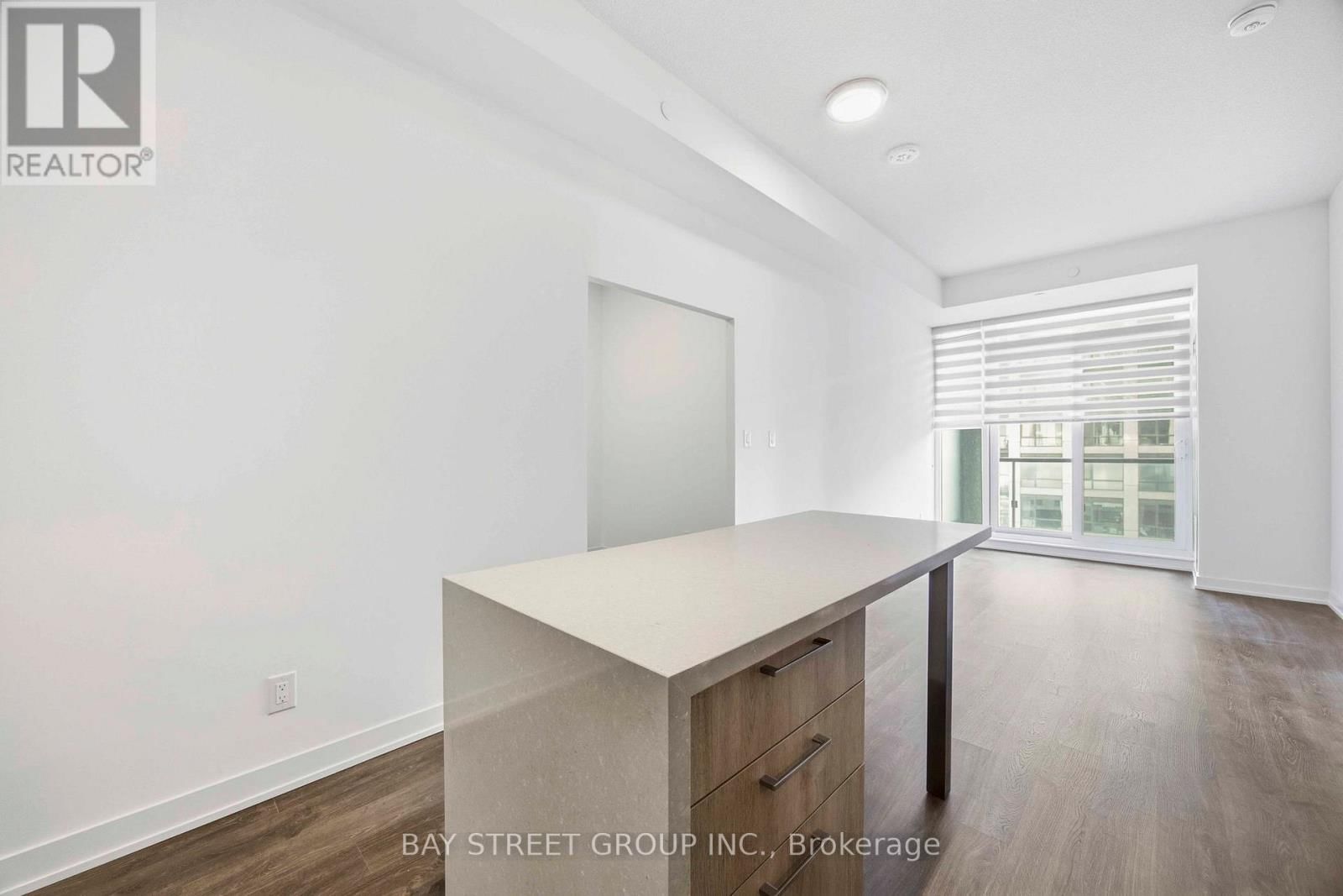 1020 - 8119 BIRCHMOUNT RD ROAD Image 7