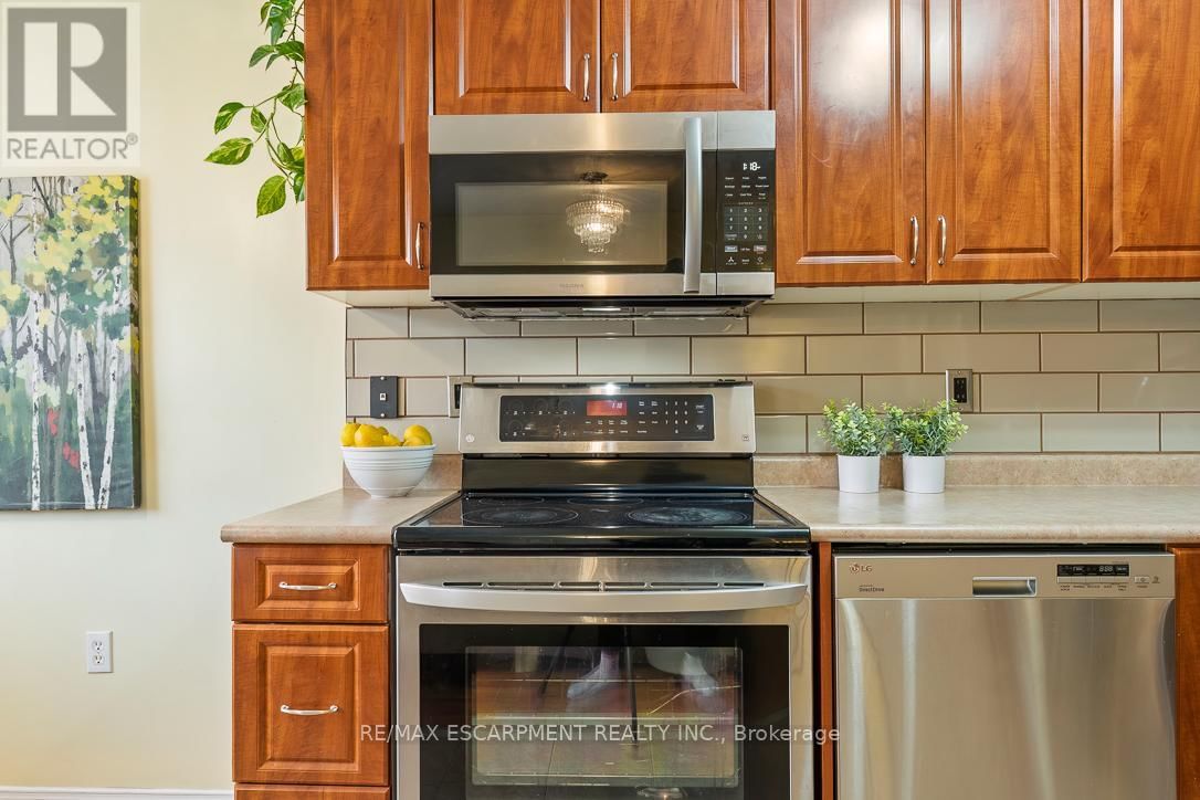 32 ADMIRAL CRESCENT Image 12