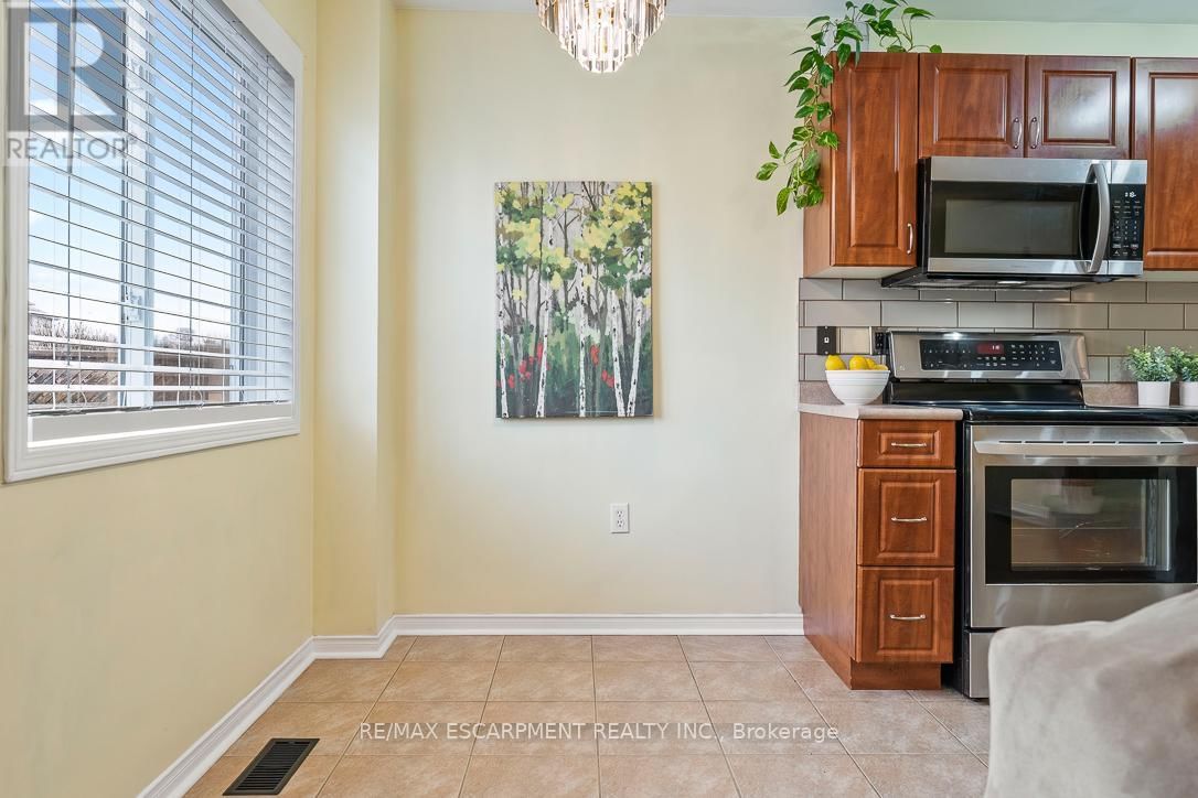 32 ADMIRAL CRESCENT Image 13