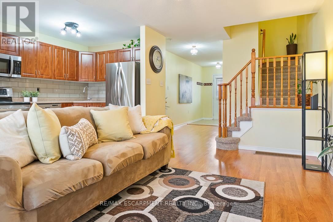 32 ADMIRAL CRESCENT Image 7