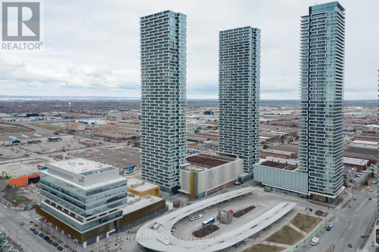 5606 - 5 BUTTERMILL AVENUE Image 1