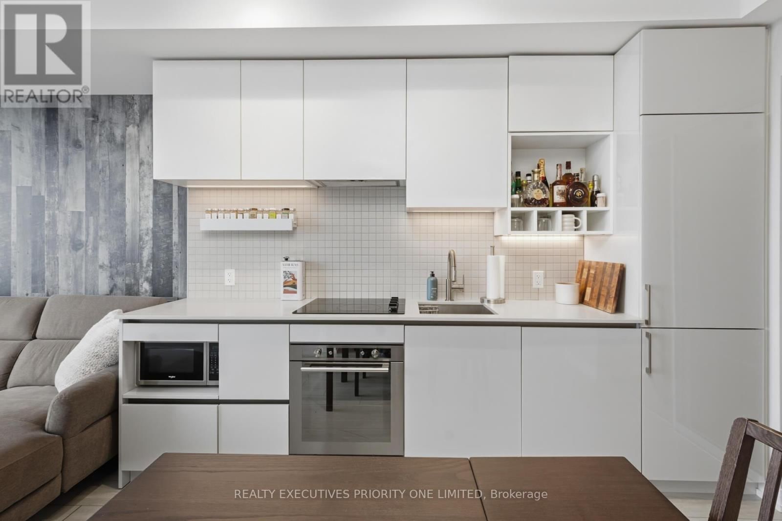 5606 - 5 BUTTERMILL AVENUE Image 12