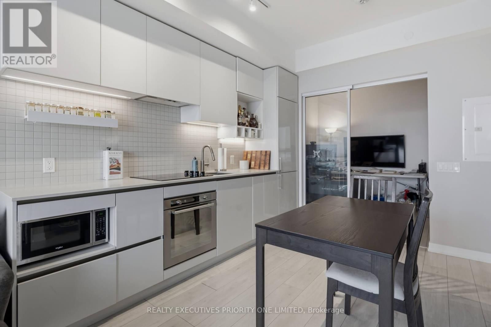 5606 - 5 BUTTERMILL AVENUE Image 13