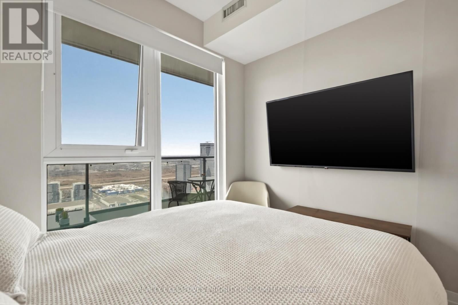 5606 - 5 BUTTERMILL AVENUE Image 20