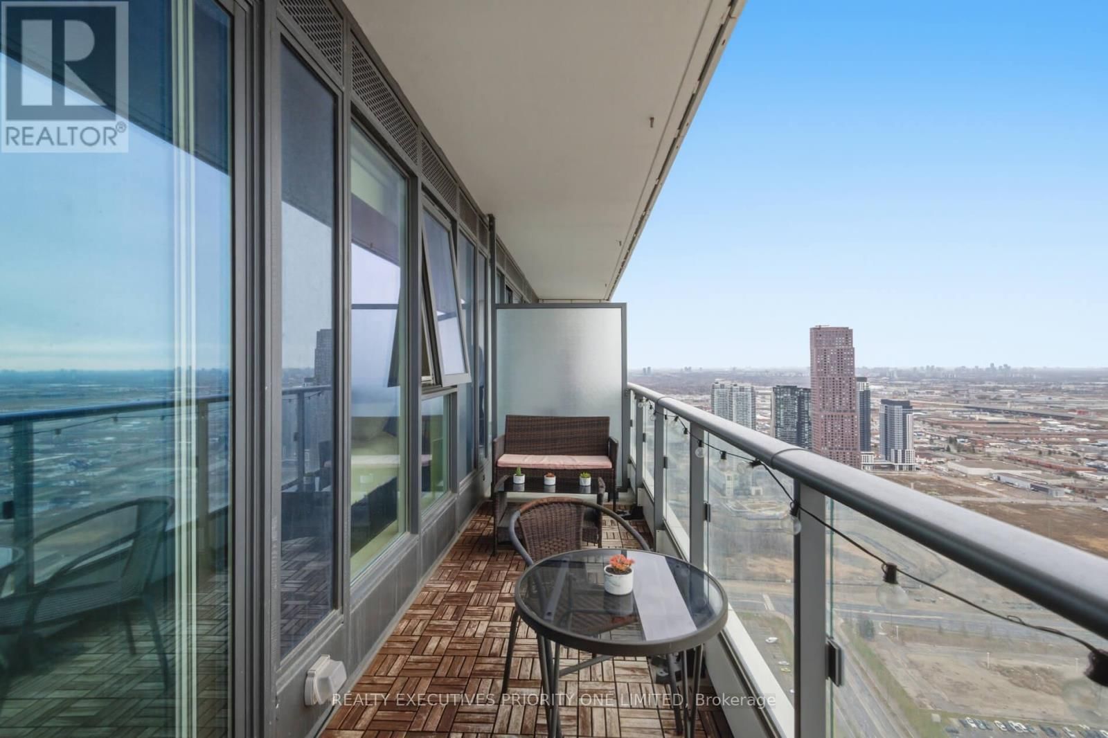 5606 - 5 BUTTERMILL AVENUE Image 29