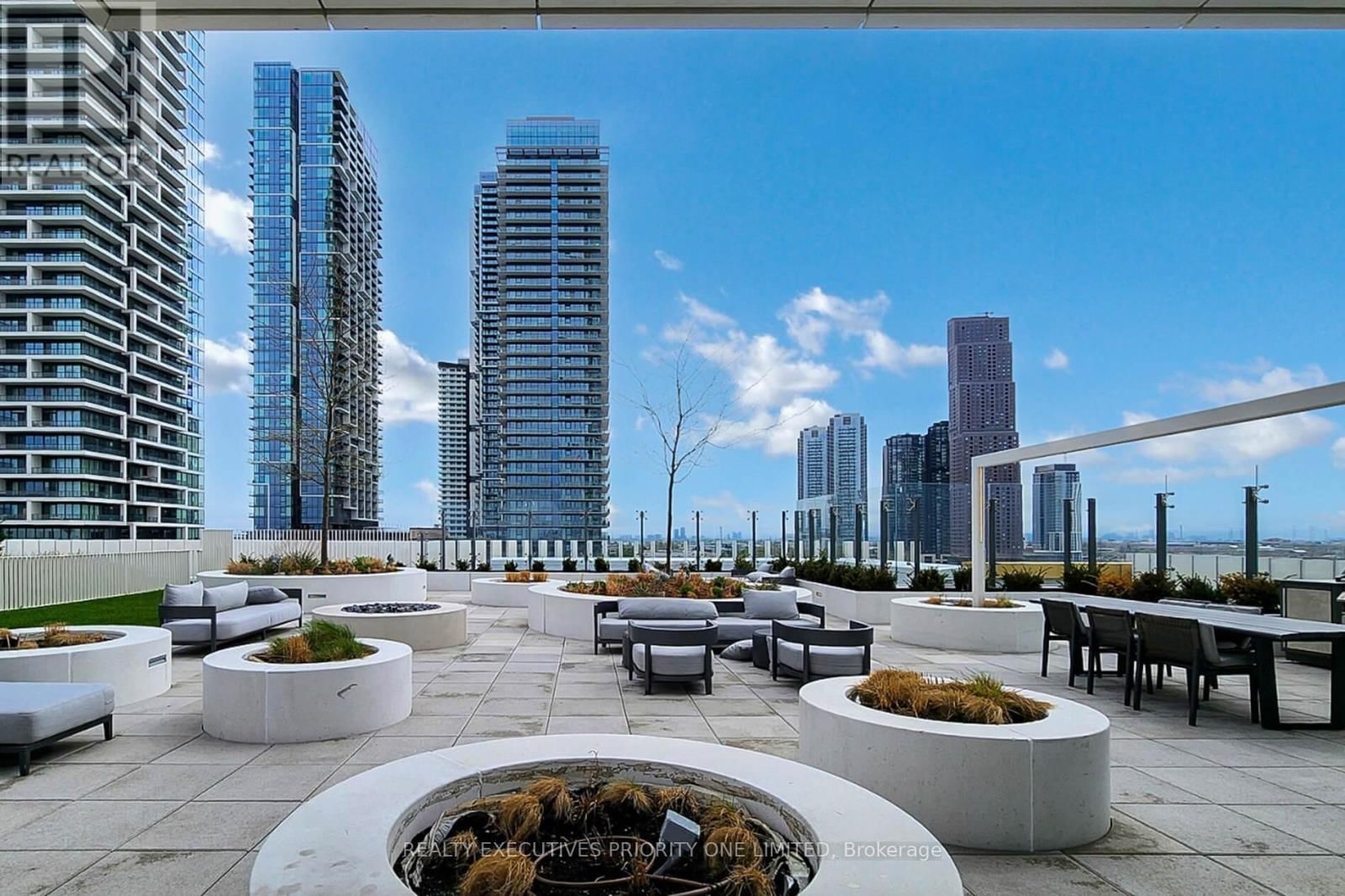 5606 - 5 BUTTERMILL AVENUE Image 40